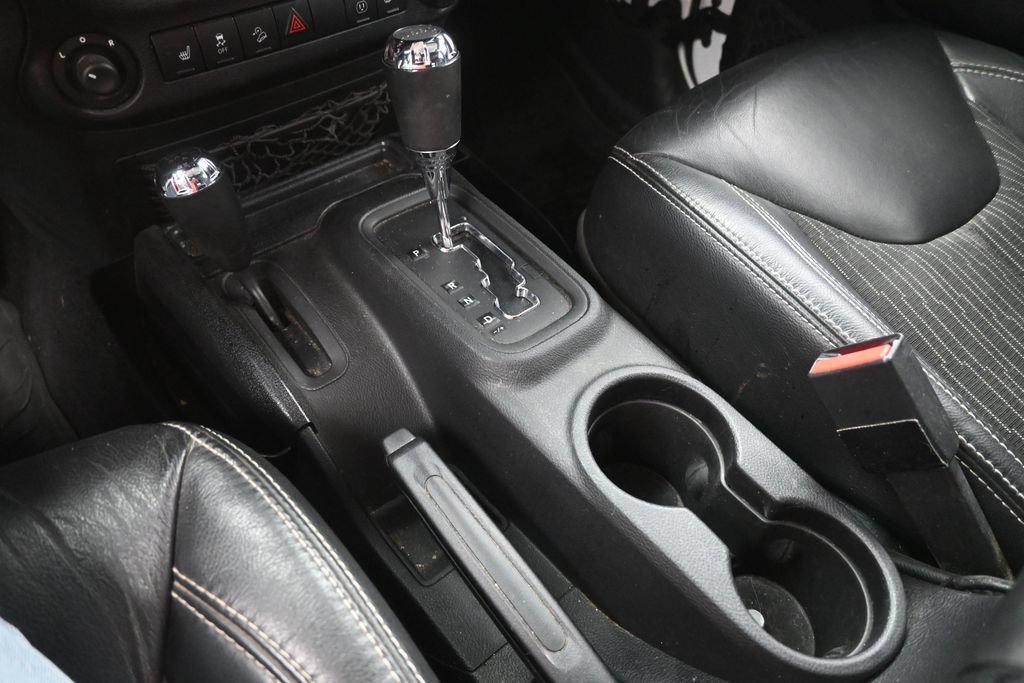 Used 2015 Jeep Wrangler Unlimited Sport AWD/4WD image 30