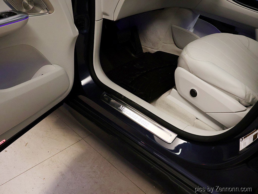 Used 2023 Mercedes-Benz EQE 350+ 4MATIC SUV w/ Exclusive Trim Package image 26