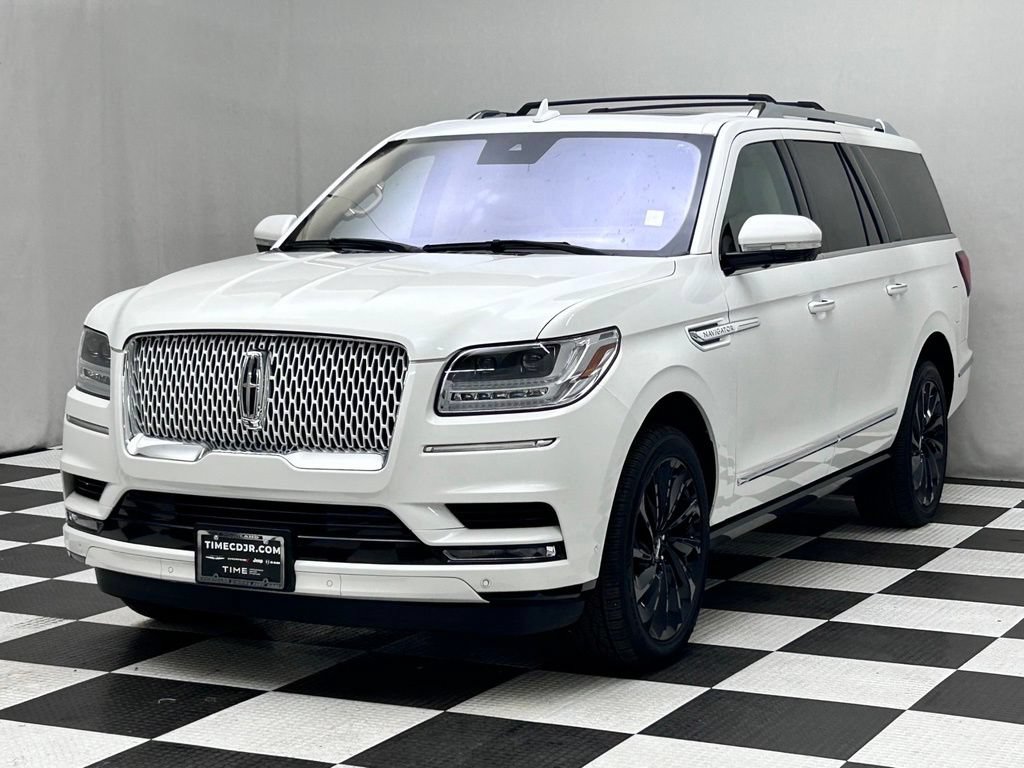 Used 2020 Lincoln Navigator L Reserve w/ Equipment Group 208A Reserve AWD/4WD image 4