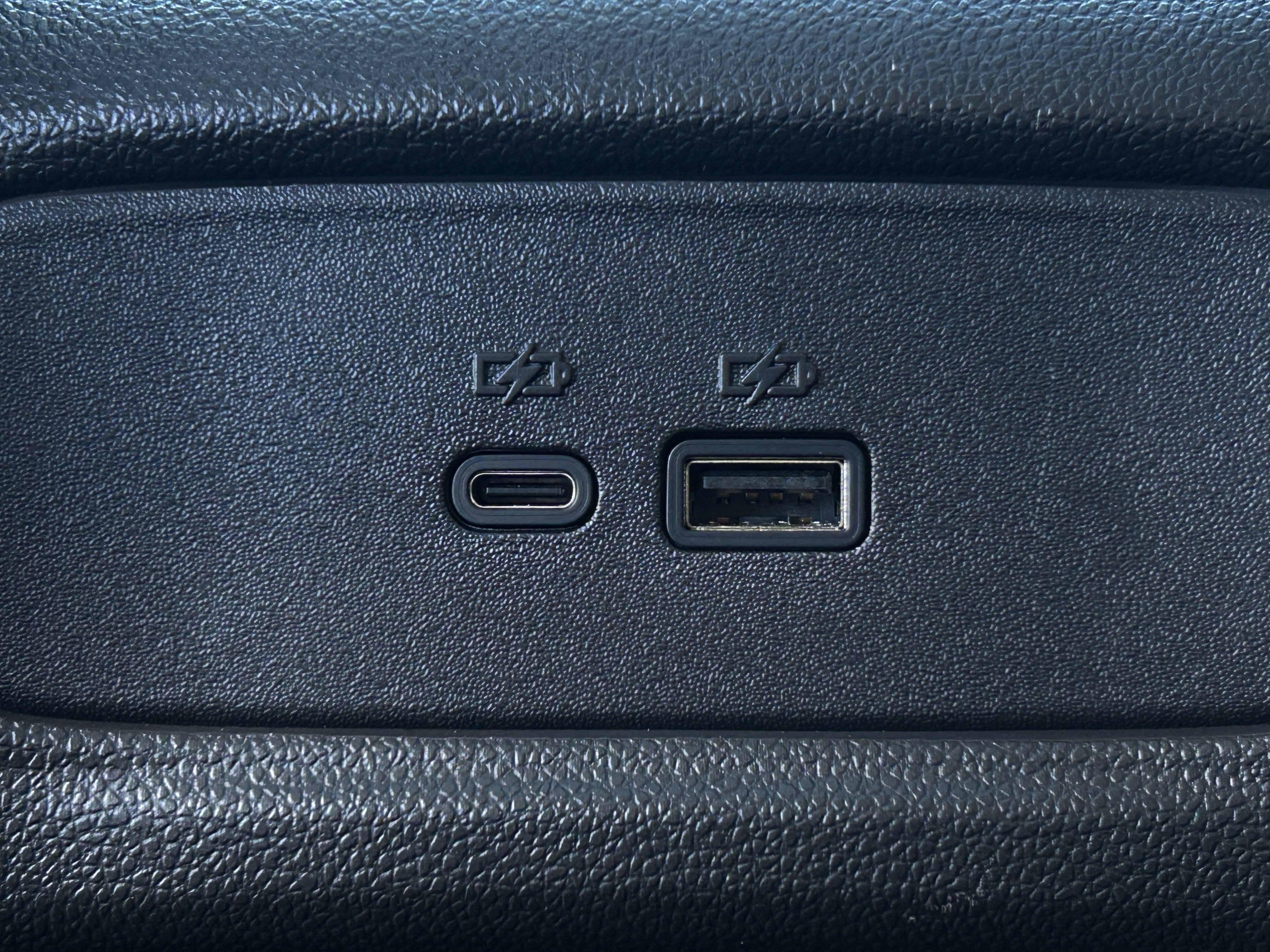 Used 2024 Chevrolet Trax ACTIV w/ Sunroof Package image 35