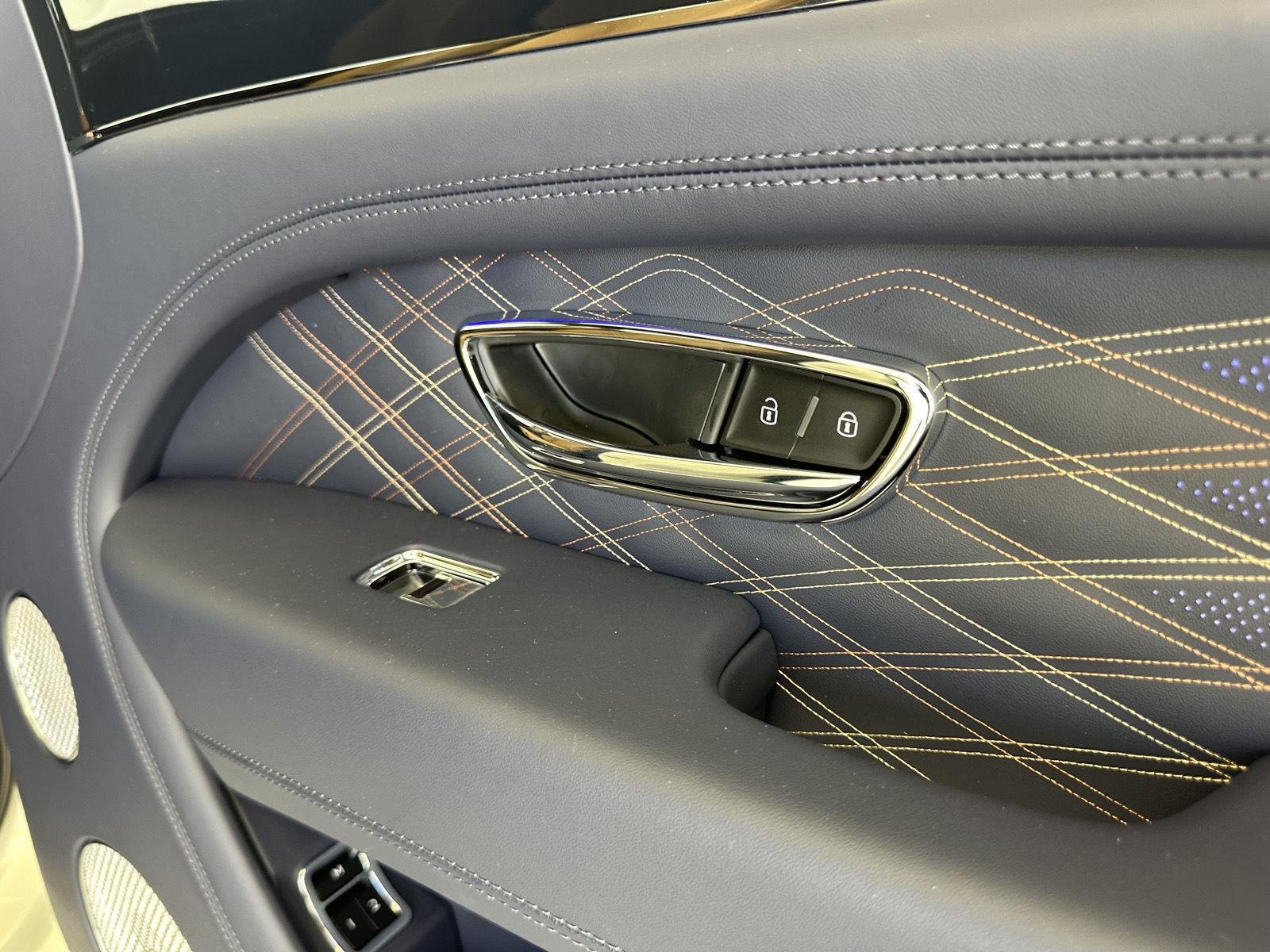 New 2026 Bentley Bentayga Extended Wheelbase AWD/4WD image 24