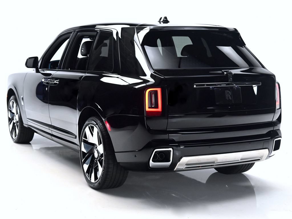 New 2026 Rolls-Royce Cullinan AWD/4WD image 2