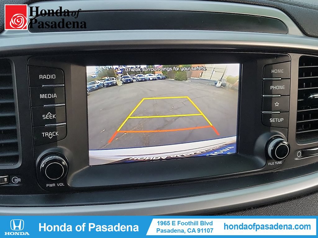 Used 2019 Kia Sorento FWD V6 image 16