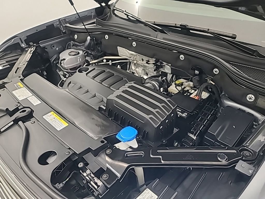 Used 2025 Volkswagen Atlas SE image 39