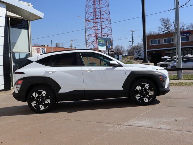 Used 2025 Hyundai Kona SEL image 9