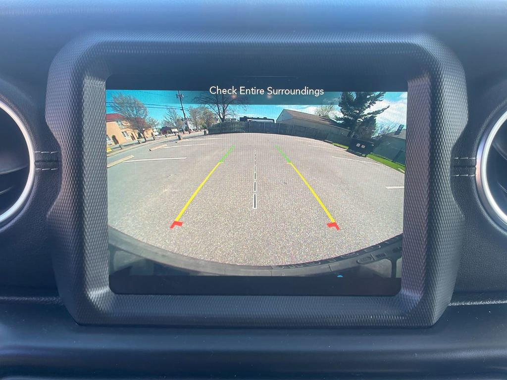 Used 2023 Jeep Wrangler Sahara image 21