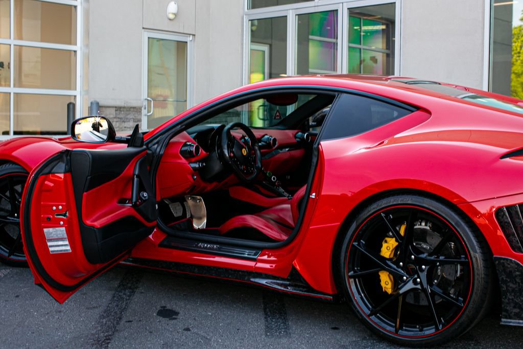 Used 2020 Ferrari 812 Superfast RWD image 74