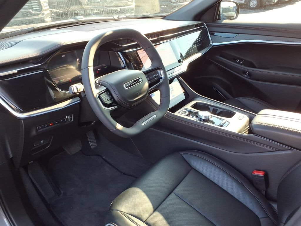 Used 2025 Jeep Wagoneer S Limited AWD/4WD image 9