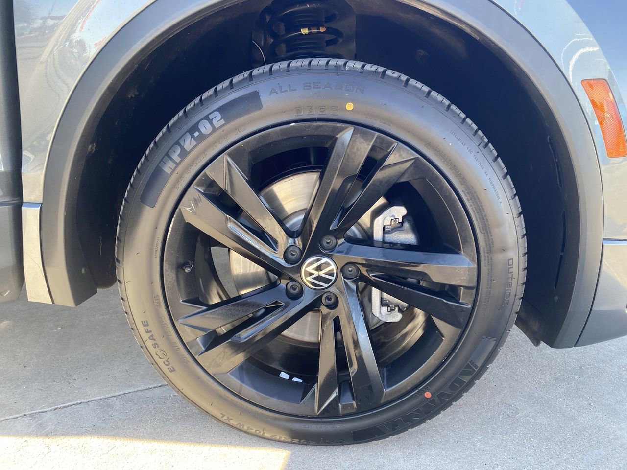 Used 2023 Volkswagen Tiguan SE R-Line image 7