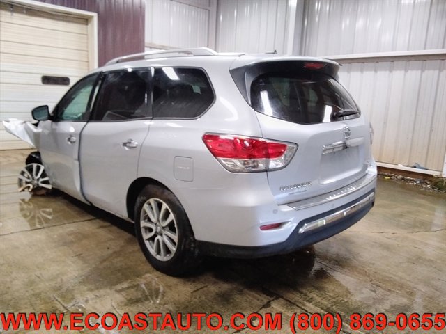 Used 2014 Nissan Pathfinder SV AWD/4WD image 2