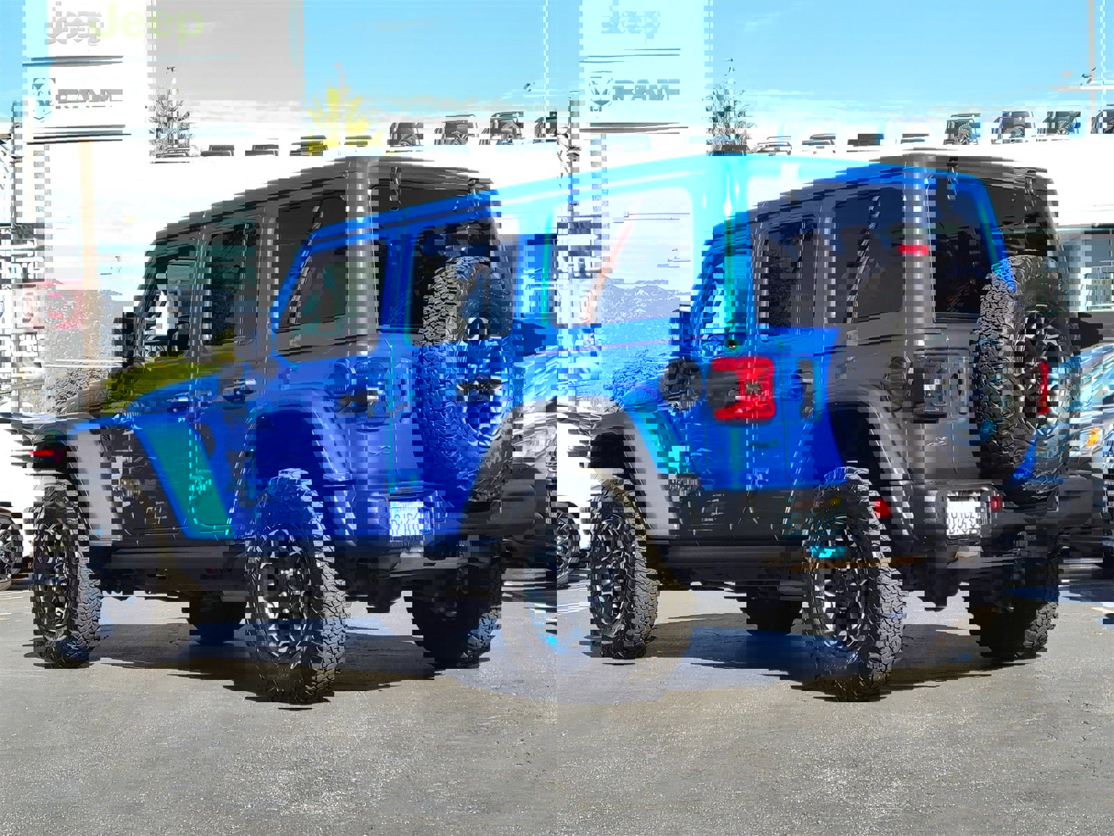 Used 2022 Jeep Wrangler Unlimited Rubicon 4xe w/ Steel Bumper Group image 2