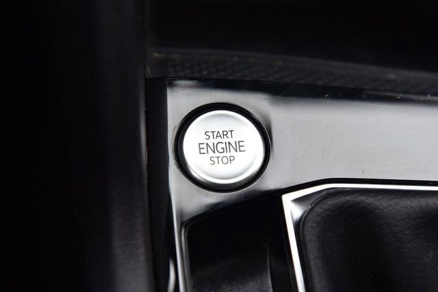 Certified 2023 Volkswagen Taos SE w/ Panoramic Sunroof Package image 16