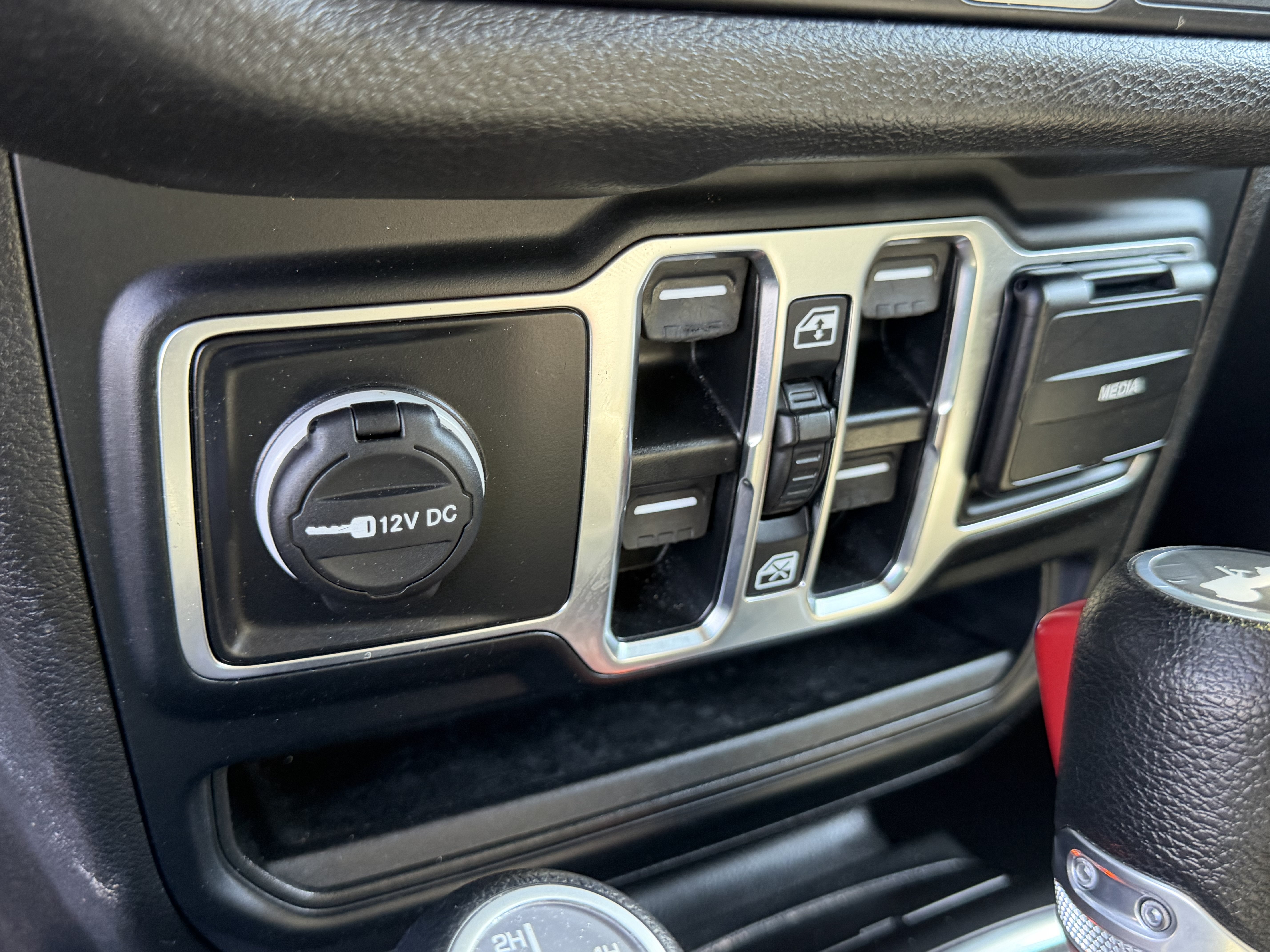 Certified 2024 Jeep Wrangler Unlimited AWD/4WD image 26
