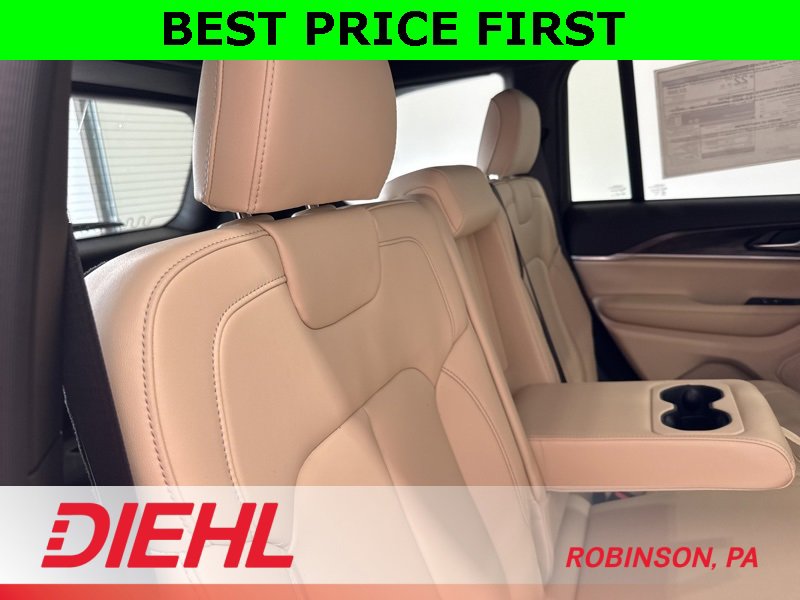 New 2025 Jeep Grand Cherokee Limited image 12