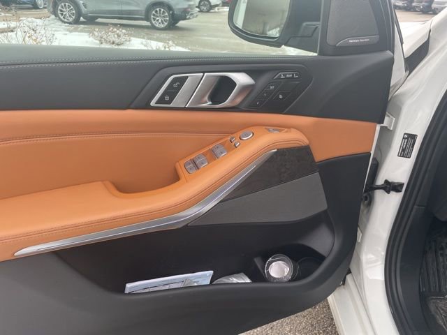 Used 2023 BMW X7 xDrive40i w/ Premium Package image 9
