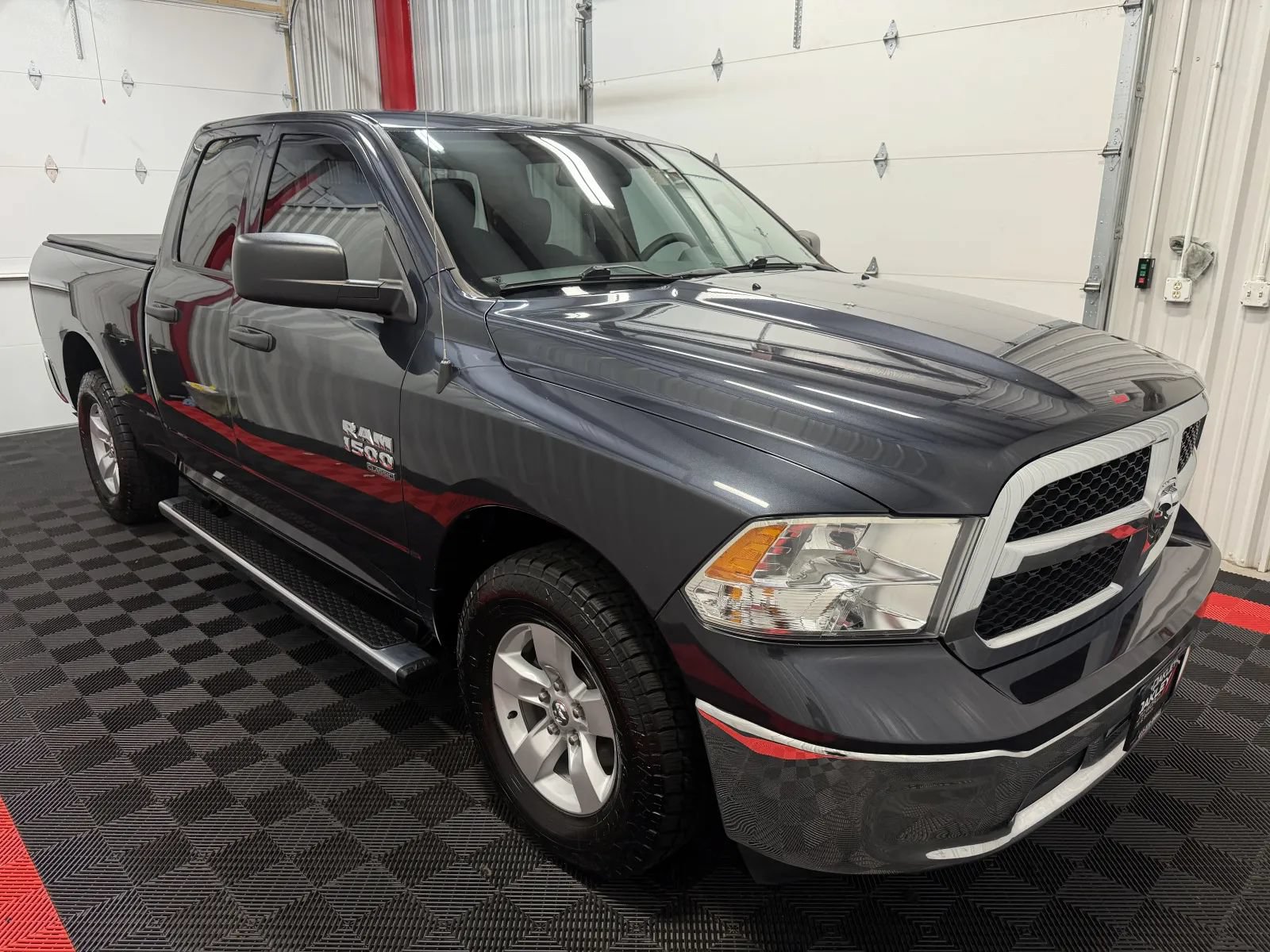 Used 2019 RAM 1500 Tradesman w/ Chrome Plus Package RWD image 5