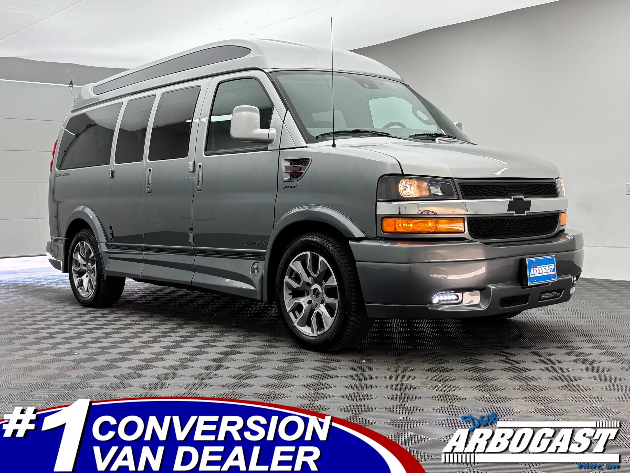 Used 2025 Chevrolet Express 2500 w/ Driver Convenience Package RWD image 1