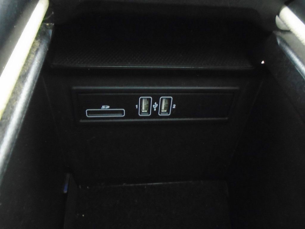 Used 2017 Mercedes-Benz GLC 300 4MATIC image 26