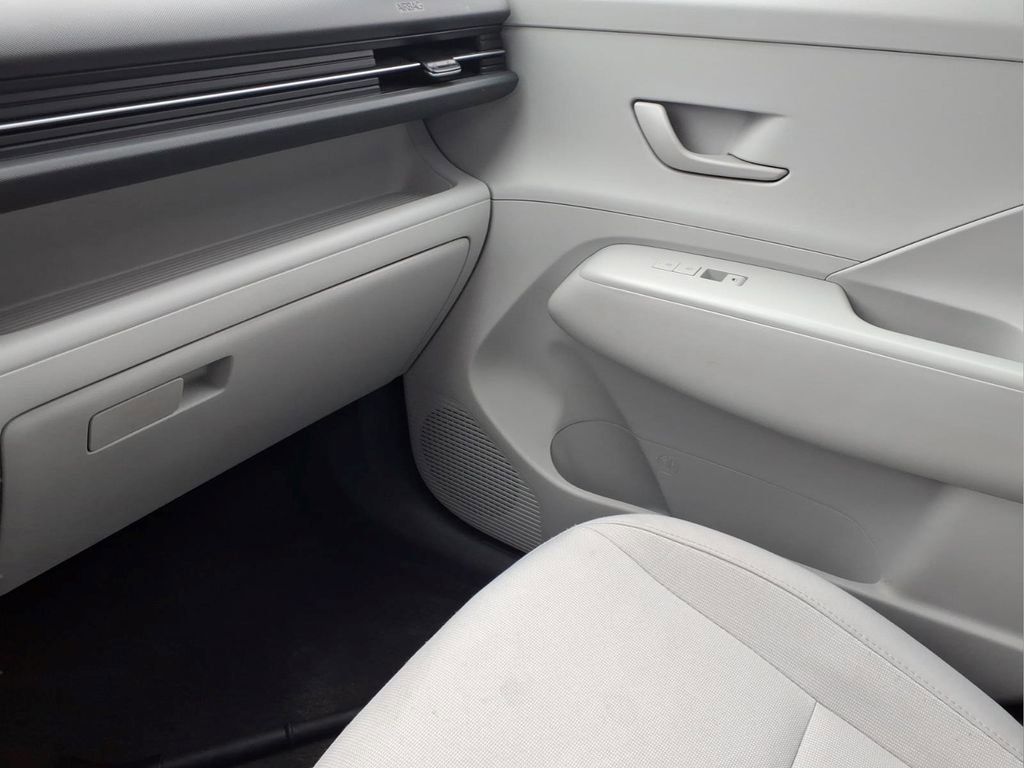 Used 2025 Hyundai Kona SEL image 23