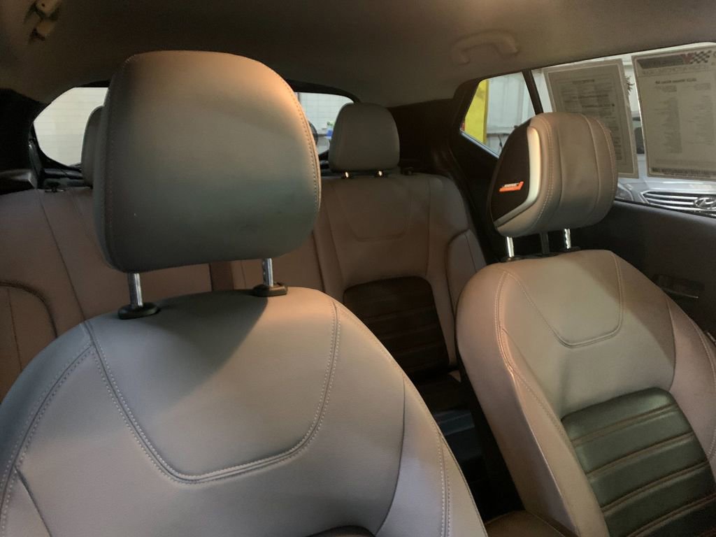 Used 2023 Nissan Kicks SR w/ SR Premium Package FWD image 19