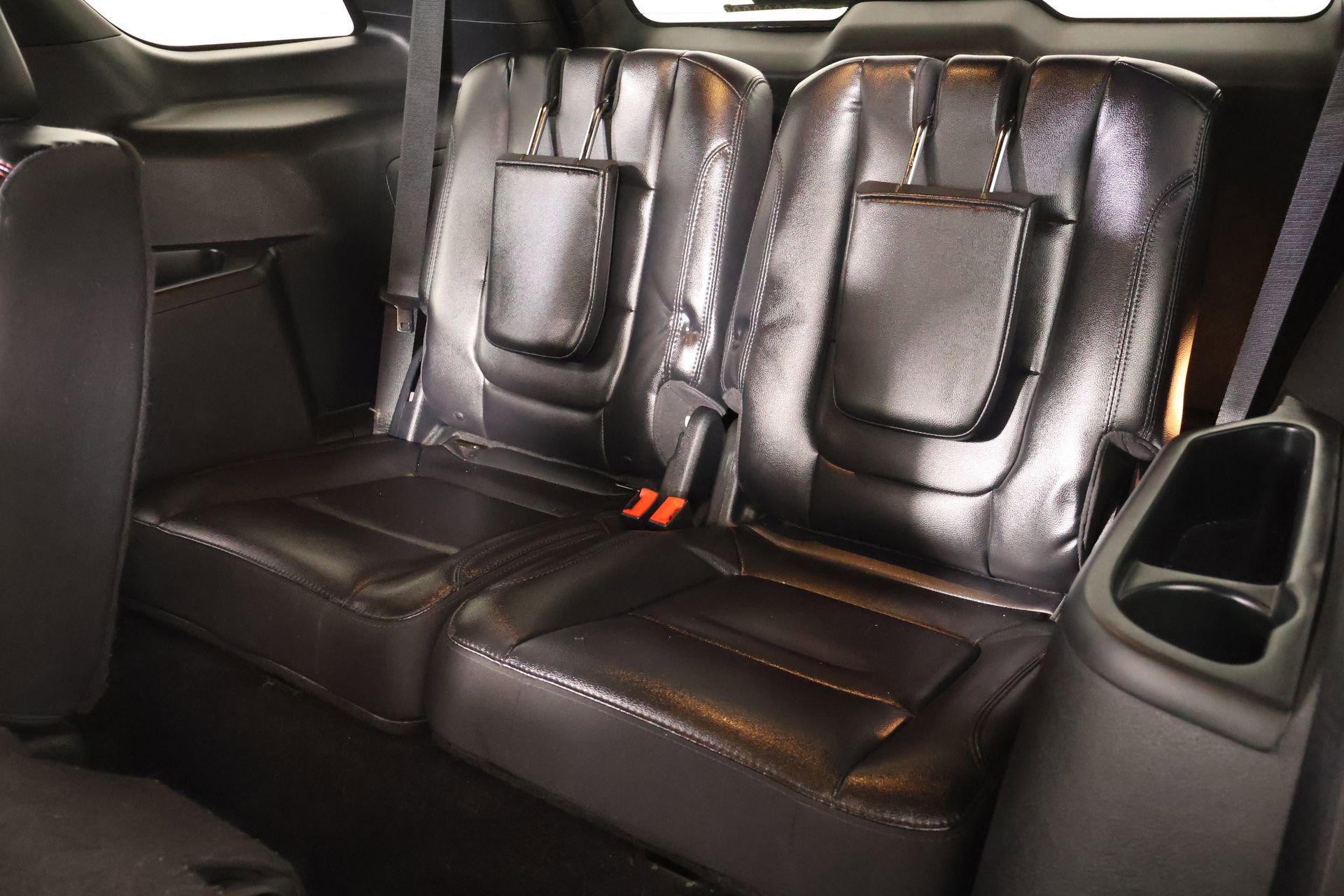Used 2019 Ford Explorer XLT w/ Equipment Group 202A FWD image 14