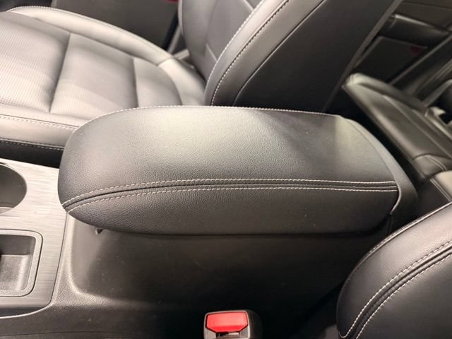 Used 2025 Ford Escape Platinum AWD/4WD image 36