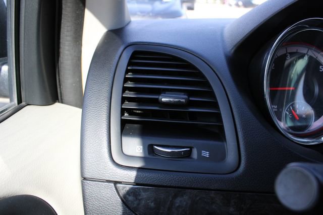 Used 2014 Dodge Grand Caravan SXT FWD image 7