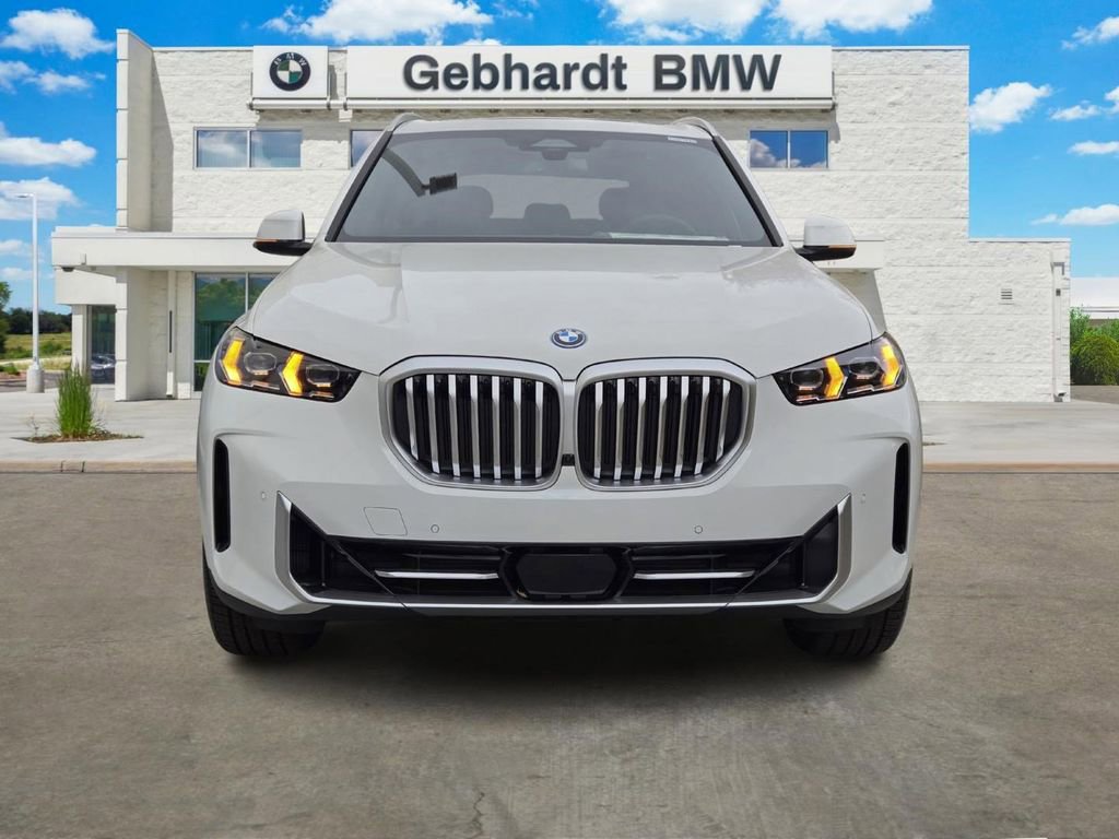 New 2026 BMW X5 xDrive50e w/ Executive Package image 2