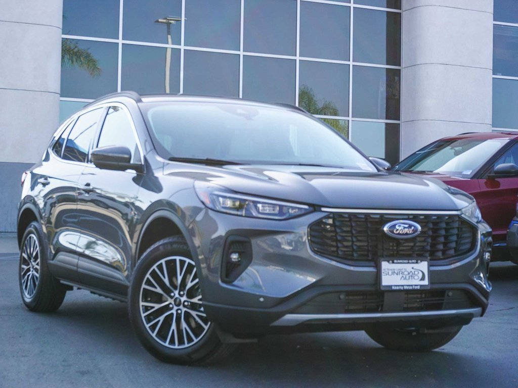 New 2025 Ford Escape SE