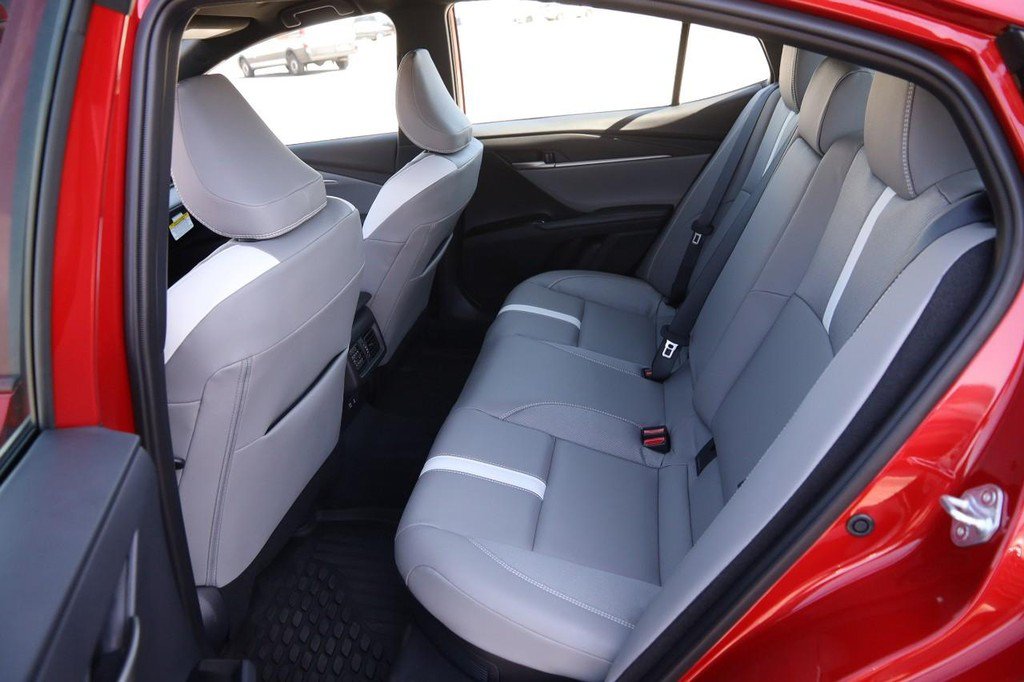 New 2026 Toyota Camry SE w/ Convenience Package FWD image 9