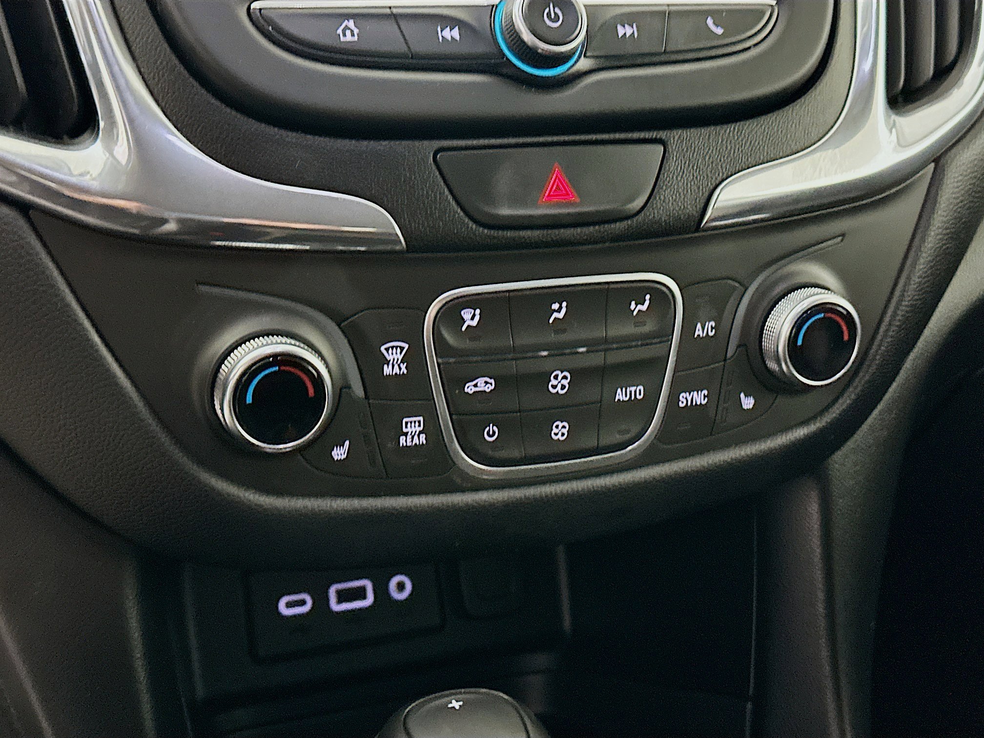 Used 2020 Chevrolet Equinox LT image 24