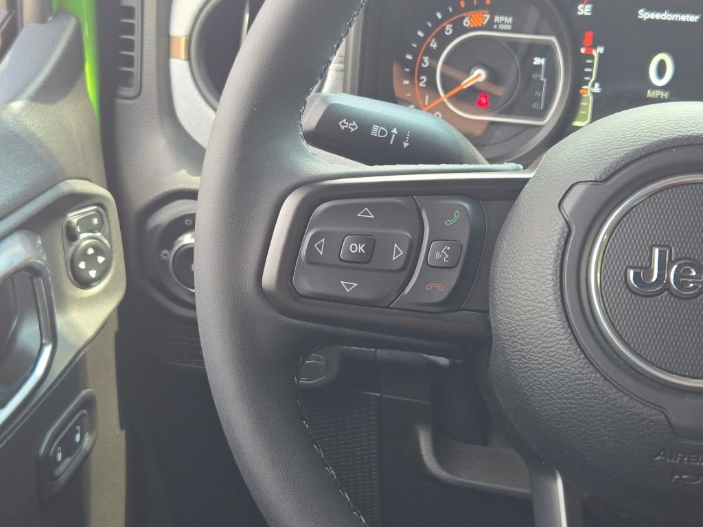 Used 2025 Jeep Wrangler Unlimited Sport AWD/4WD image 32