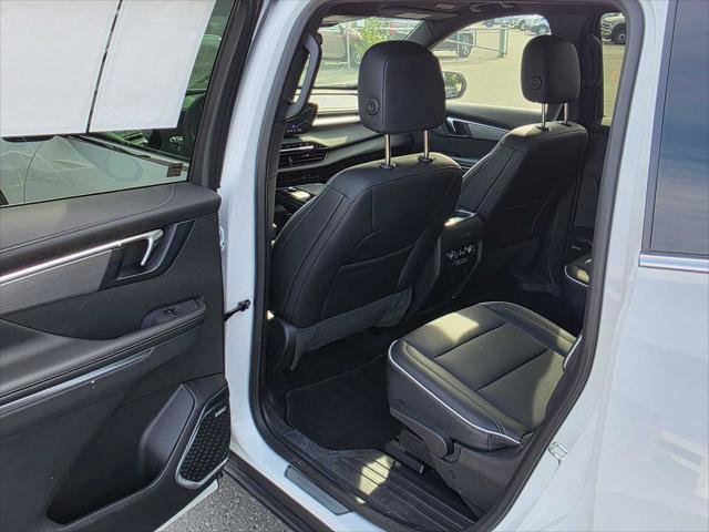 Used 2025 Buick Enclave Preferred AWD/4WD image 15