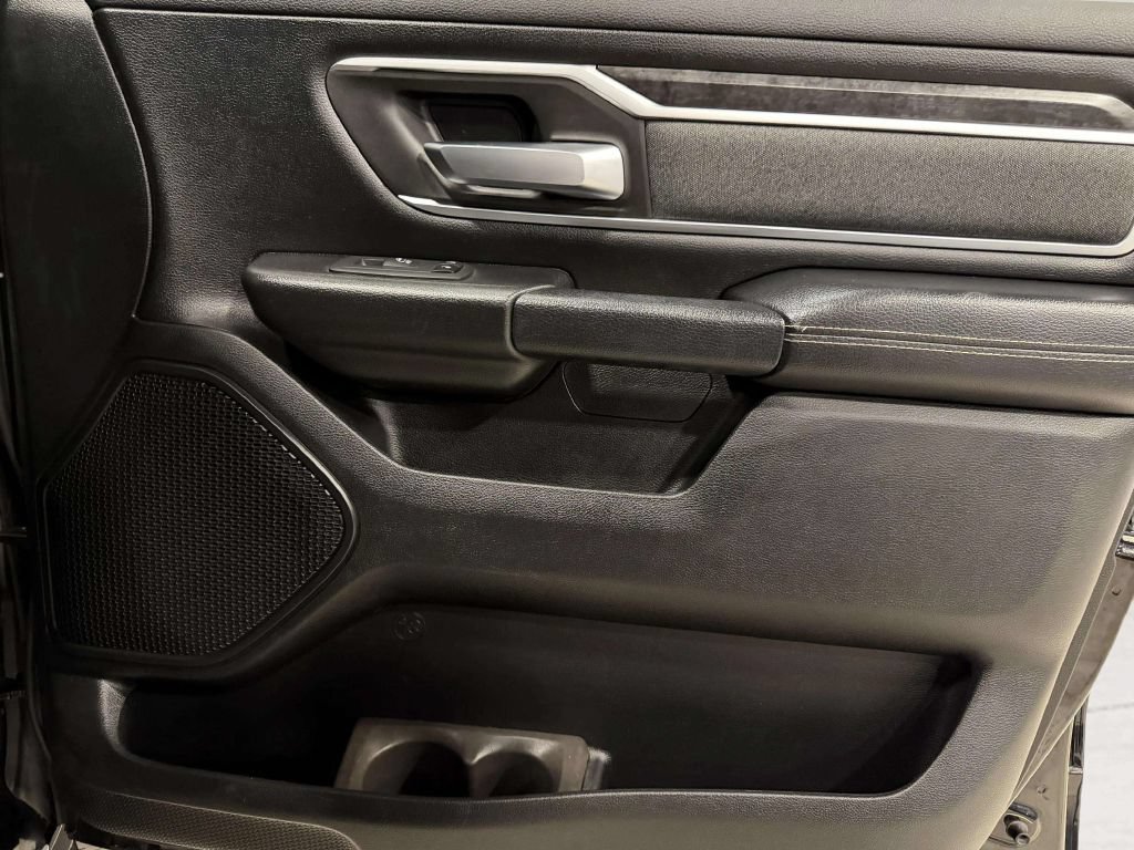 Used 2019 RAM 1500 4x4 Crew Cab Big Horn image 30