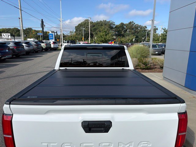 Used 2025 Toyota Tacoma SR5 AWD/4WD image 7