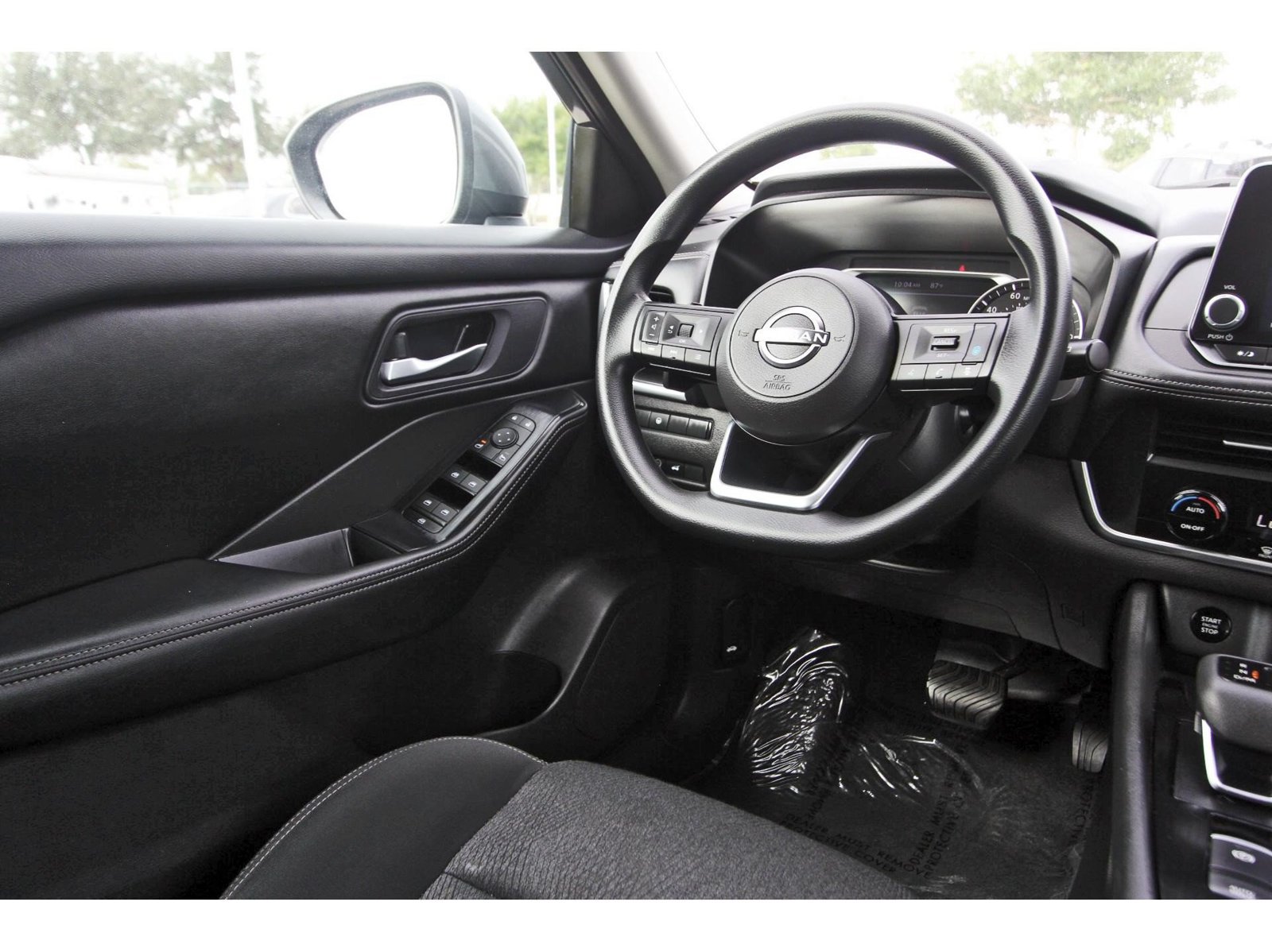 Used 2024 Nissan Rogue SV FWD image 12
