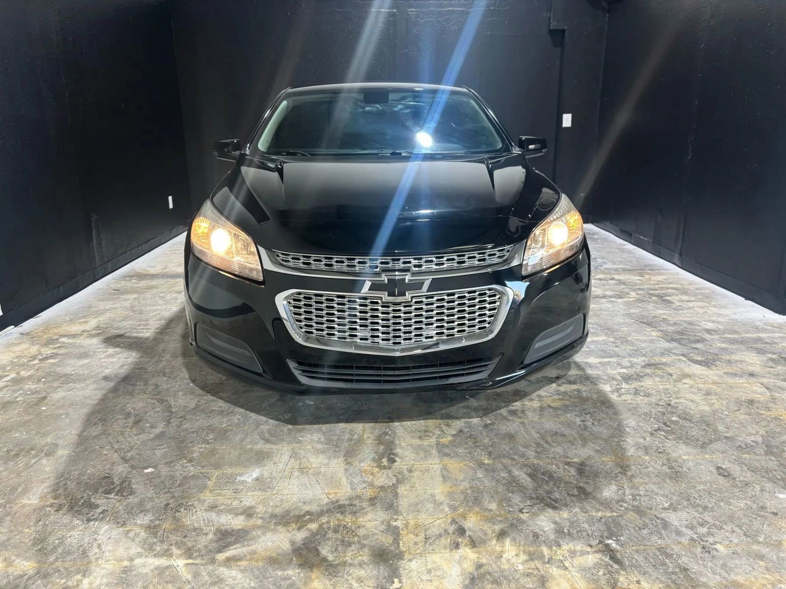 Used 2016 Chevrolet Malibu LT w/ Power Convenience Package image 2