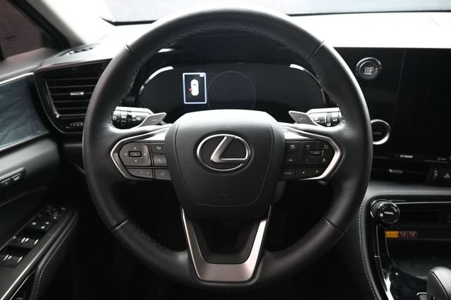 Used 2025 Lexus NX 250 FWD w/ Towing Package (2000 Lbs) image 16