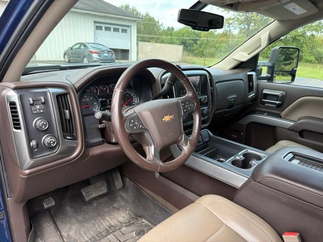Used 2016 Chevrolet Silverado 1500 LTZ Z71 w/ LTZ Plus Package AWD/4WD image 16