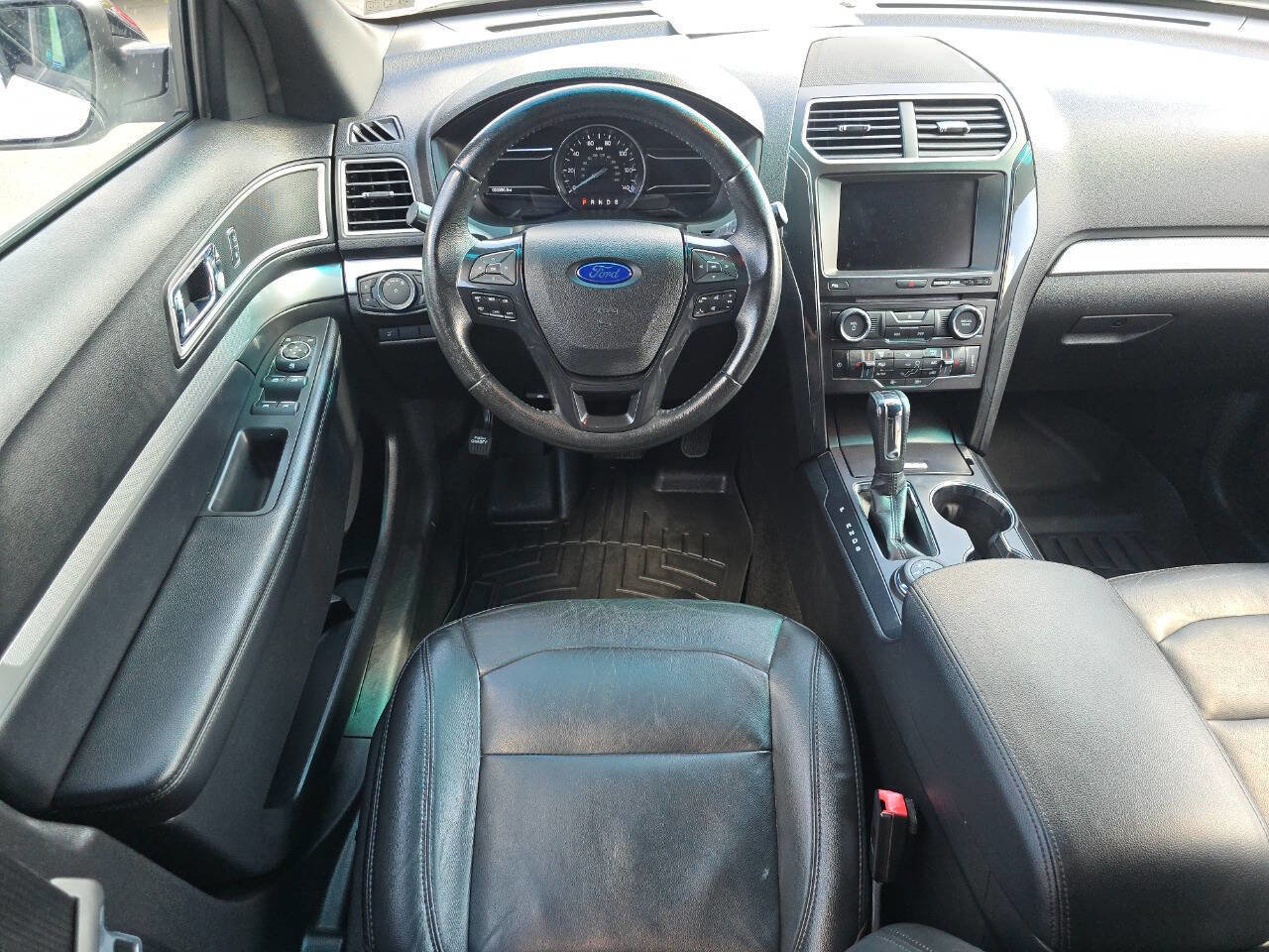 Used 2016 Ford Explorer XLT w/ Equipment Group 202A image 26