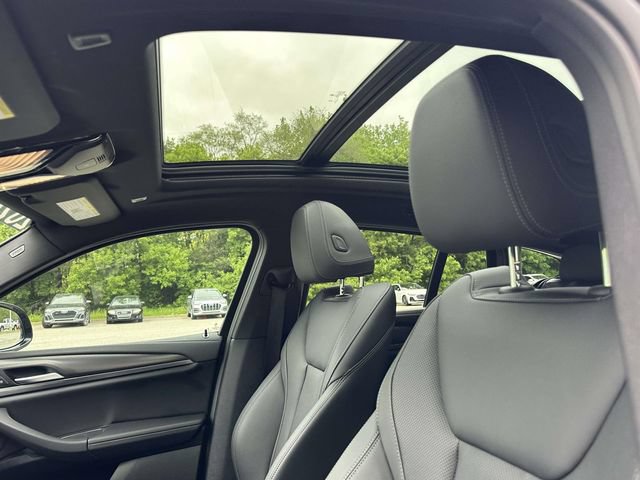 Used 2024 BMW X4 M40i AWD/4WD image 25