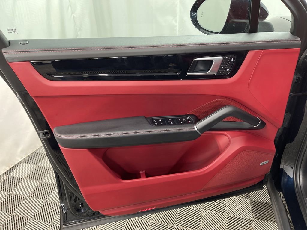 Used 2022 Porsche Cayenne E-Hybrid Coupe image 23