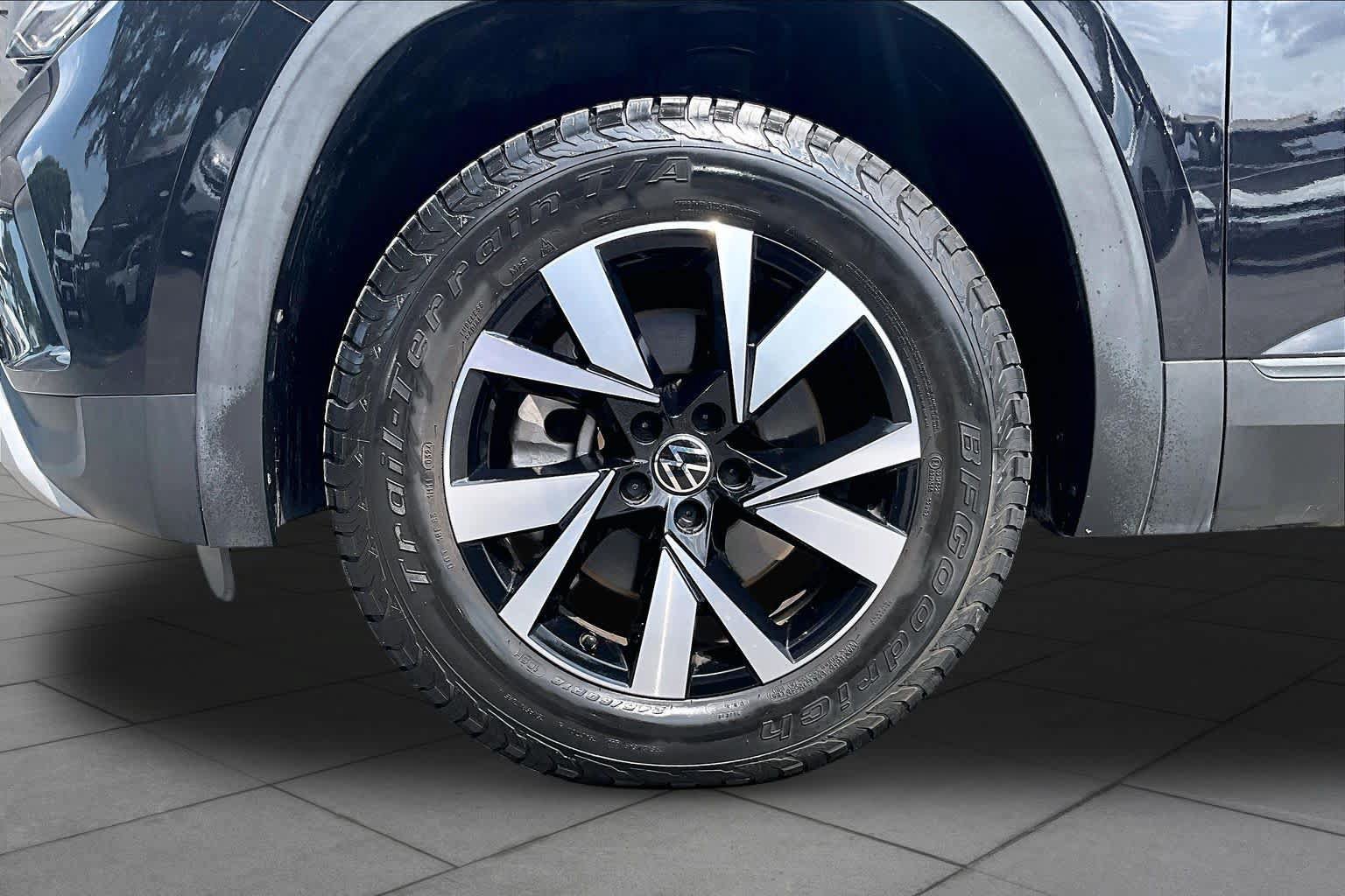 Used 2021 Volkswagen Atlas Cross Sport SE FWD image 11