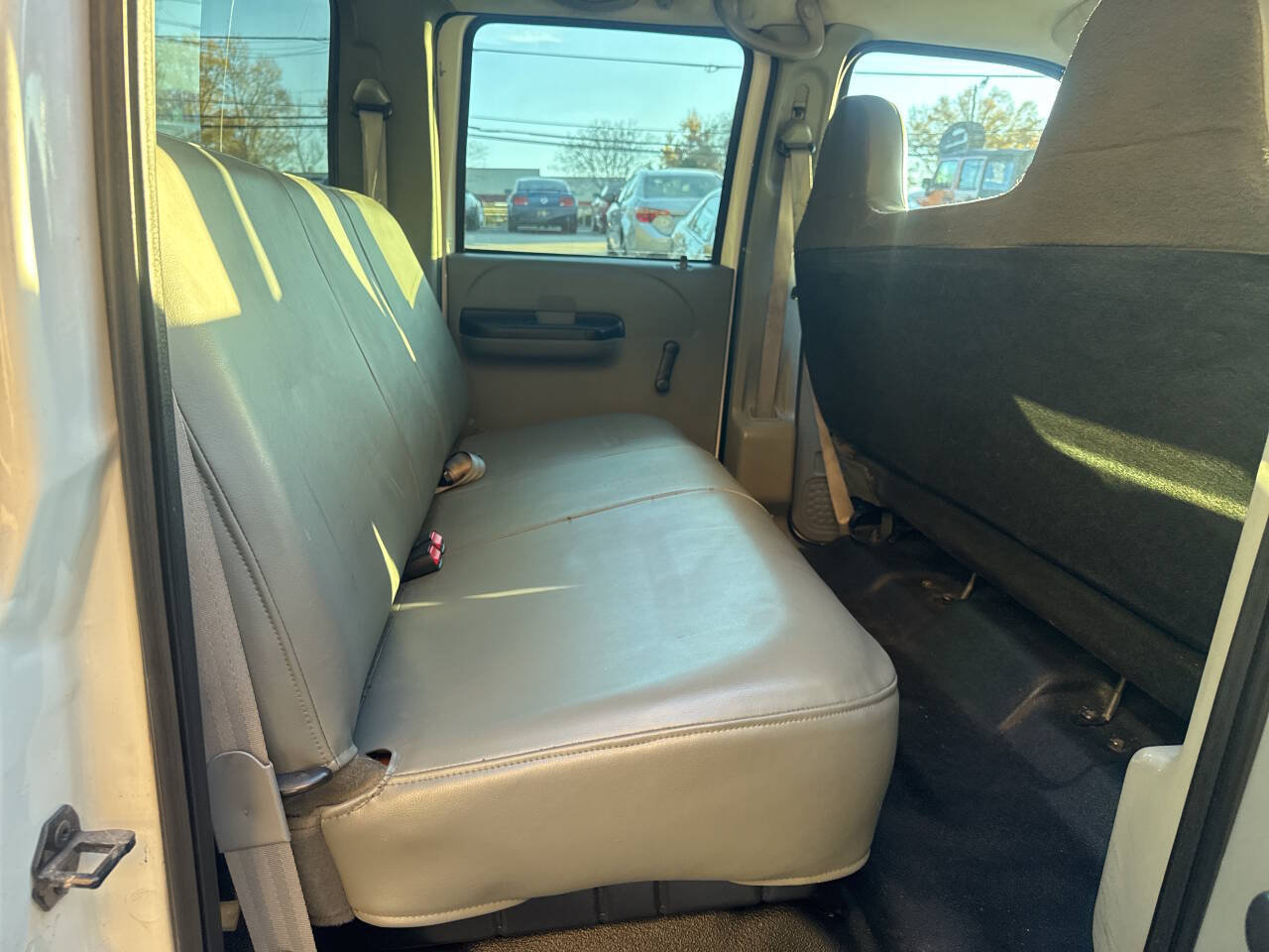 Used 2006 Ford F350 Lariat RWD image 28