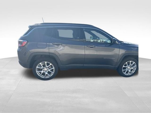 Used 2023 Jeep Compass Latitude AWD/4WD image 9