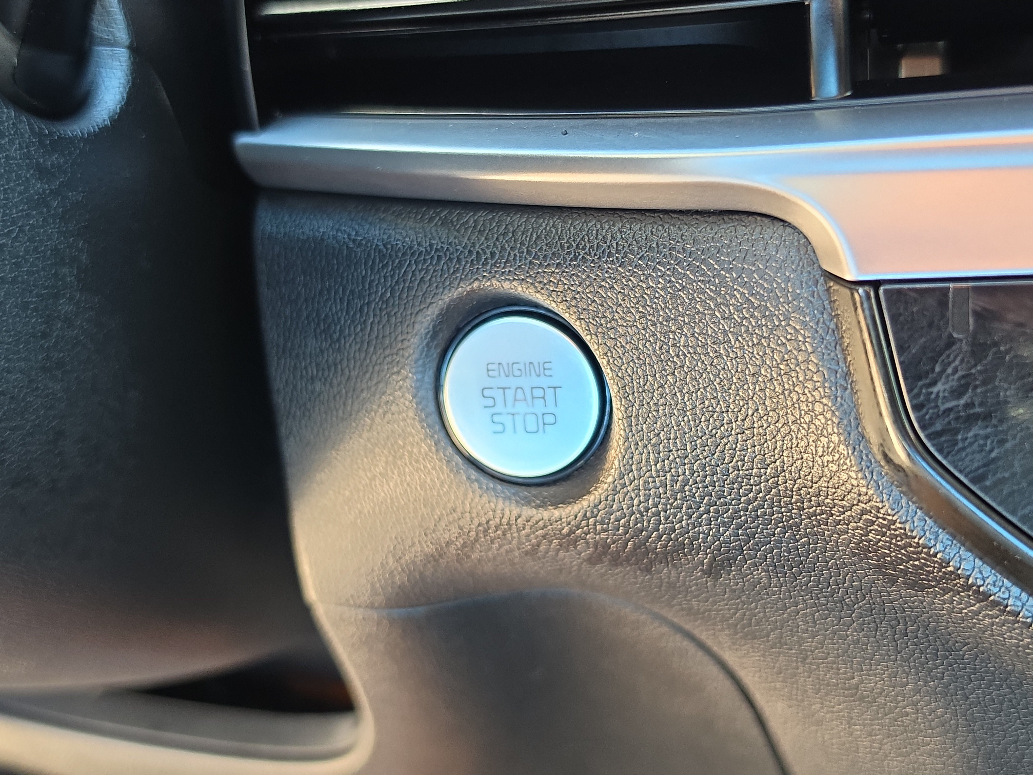 Certified 2026 Kia Sorento LX FWD image 26
