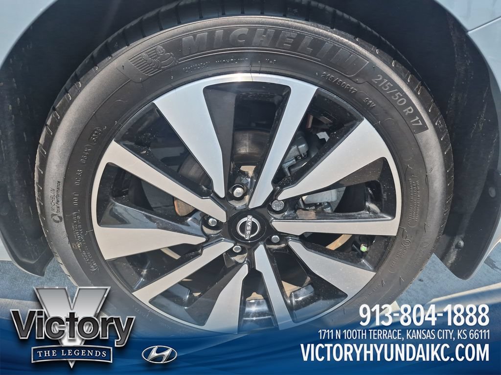 Used 2025 Nissan Sentra SV w/ SV Premium Package FWD image 28