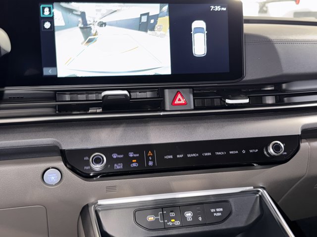 New 2026 Kia Carnival EX image 32