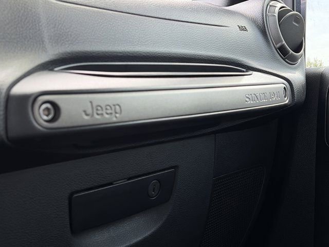 Used 2015 Jeep Wrangler Sport w/ Quick Order Package 24S image 17