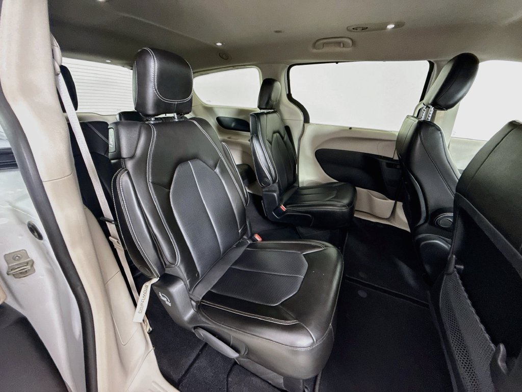 Used 2021 Chrysler Voyager Lxi FWD image 26